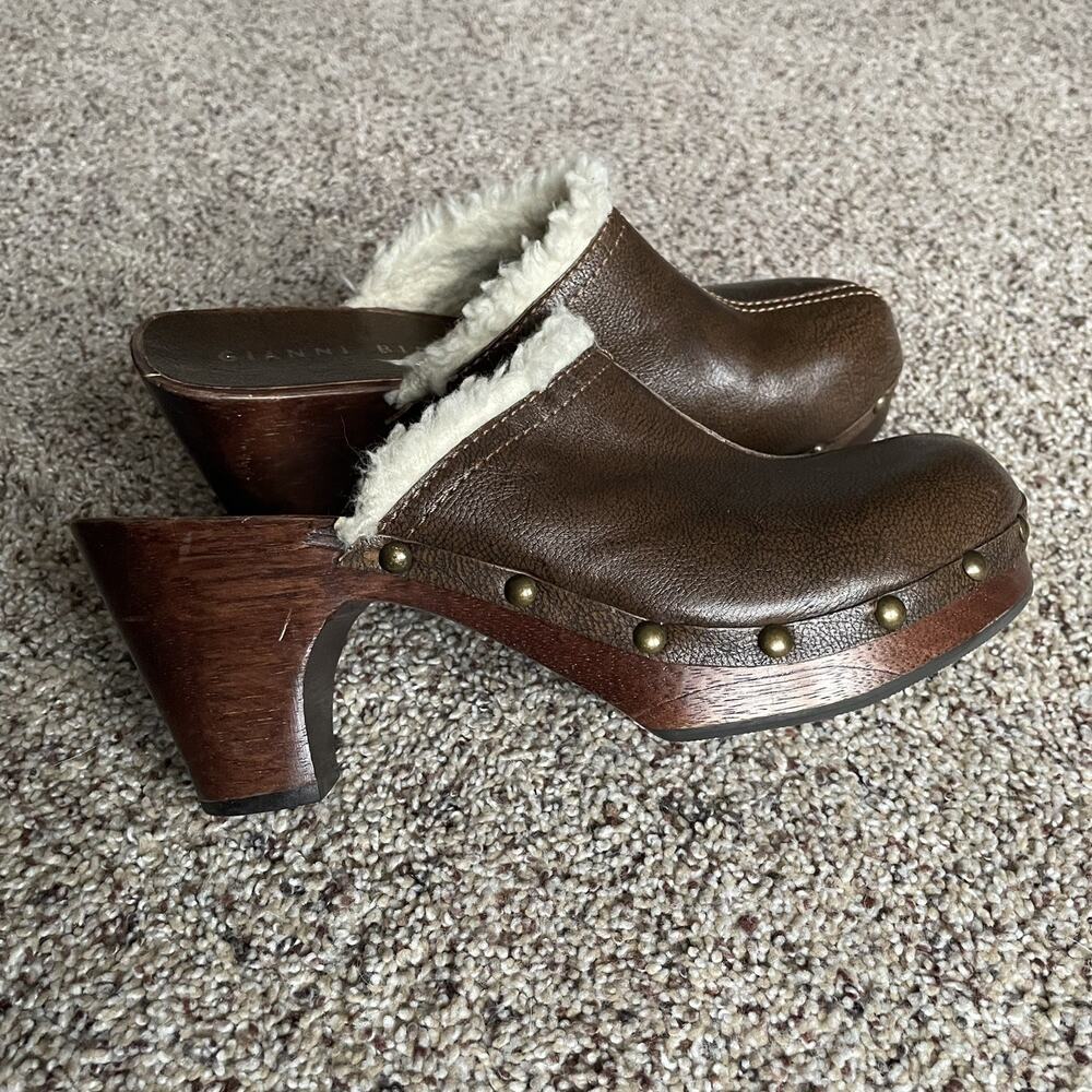 Gianni Bini Dark Brown Leather Clogs Size 9 Studded Shearling Lined Rubber Soles